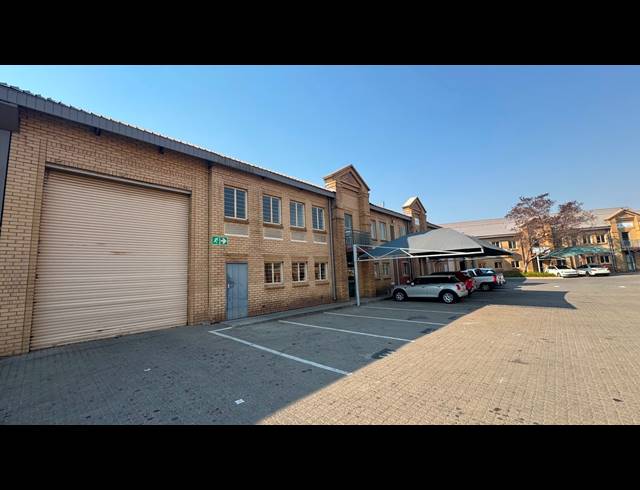 449M² WAREHOUSE TO LET IN LINBRO PARK